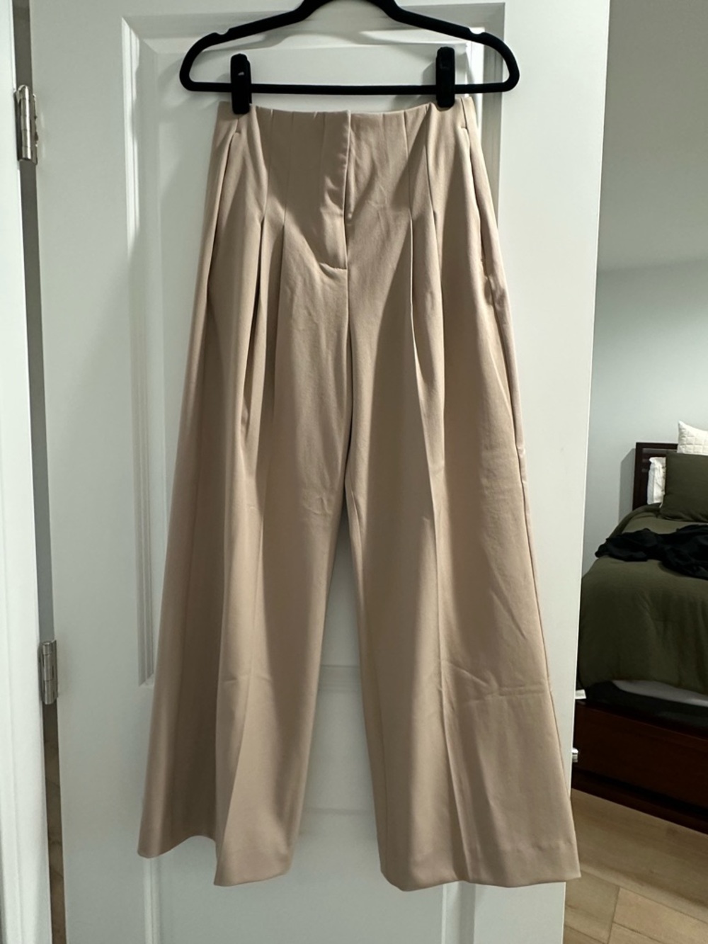 Abercrombie & Fitch Wide-Leg Trousers in Light Beige